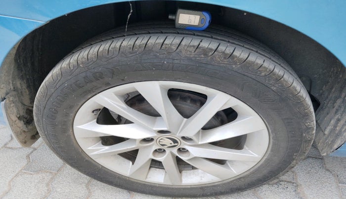 2023 Skoda SLAVIA AMBITION 1.5L TSI AT, Petrol, Automatic, 37,661 km, tyre