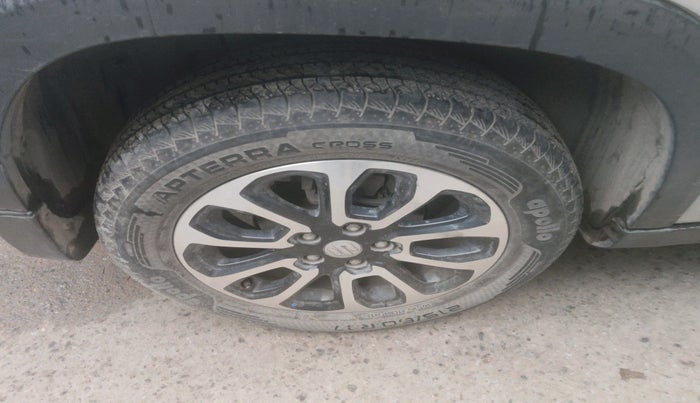 2023 Maruti Grand Vitara DELTA SMART HYBRID AT, Petrol, Automatic, 30,010 km, tyre