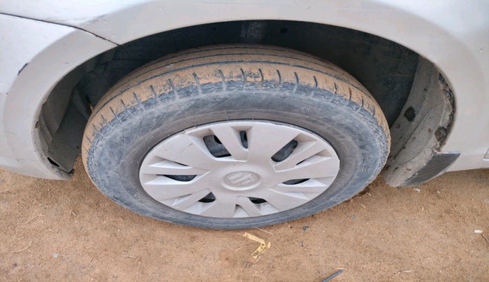 2015 Maruti Swift LXI, Petrol, Manual, 91,366 km, tyre