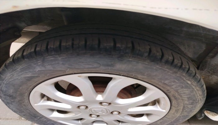 2013 Honda Amaze 1.2L I-VTEC VX AT, Petrol, Automatic, 73,000 km, tyre