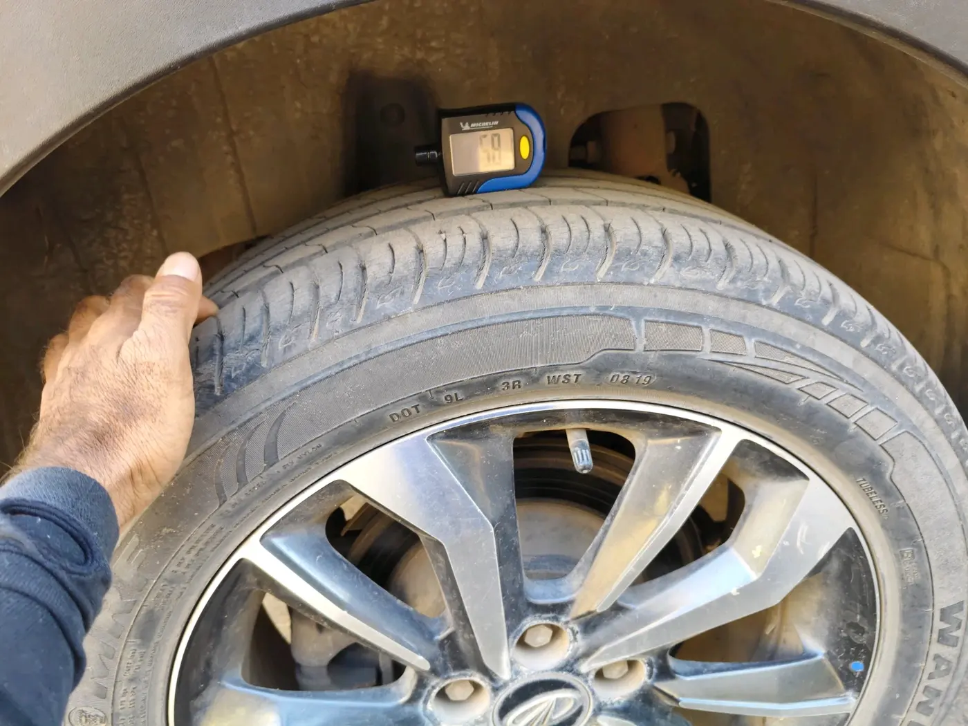 2019 Mahindra XUV300 W8 (O) 1.2 PETROL, Petrol, Manual, 32,984 km, tyre