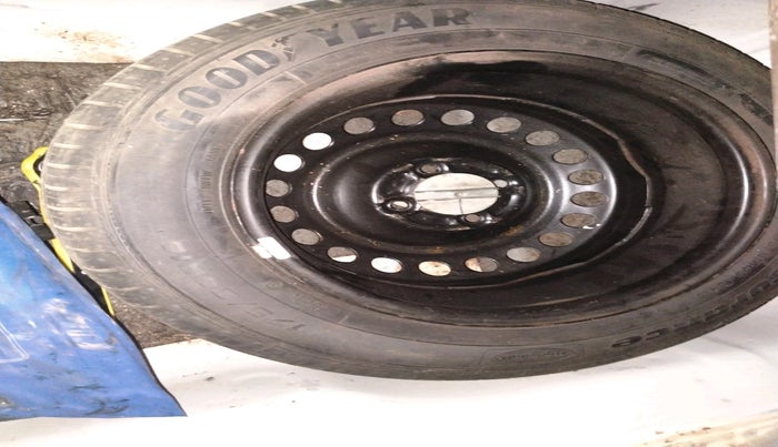 2020 Honda City 1.5L I-VTEC V MT 4TH GEN, Petrol, Manual, 1,21,048 km, tyre