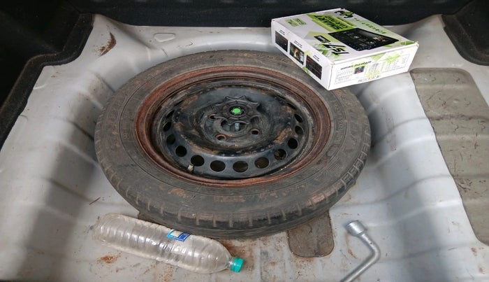 2015 Hyundai Xcent S 1.2, Petrol, Manual, 80,733 km, tyre