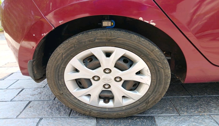 2015 Hyundai Grand i10 MAGNA 1.2 KAPPA VTVT, Petrol, Manual, 1,09,725 km, tyre