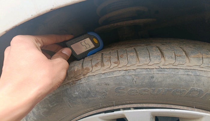 2014 Maruti Ciaz VXI+, Petrol, Manual, 1,22,356 km, tyre