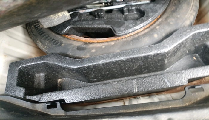 2014 Maruti Ciaz VXI+, Petrol, Manual, 1,22,356 km, tyre