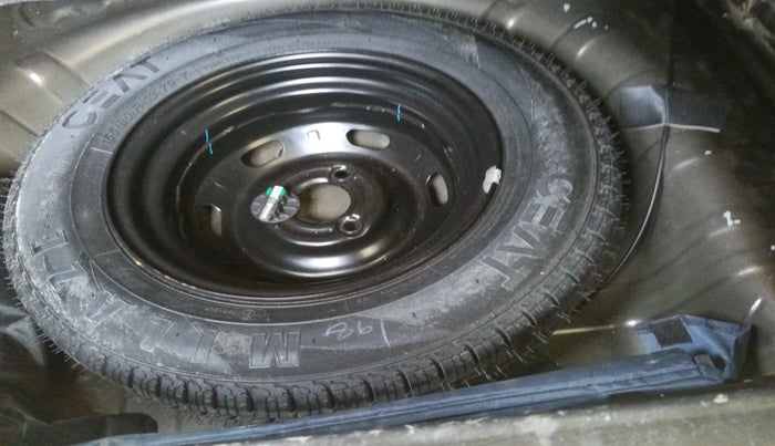 2015 Renault Kwid RXL, Petrol, Manual, 62,726 km, tyre