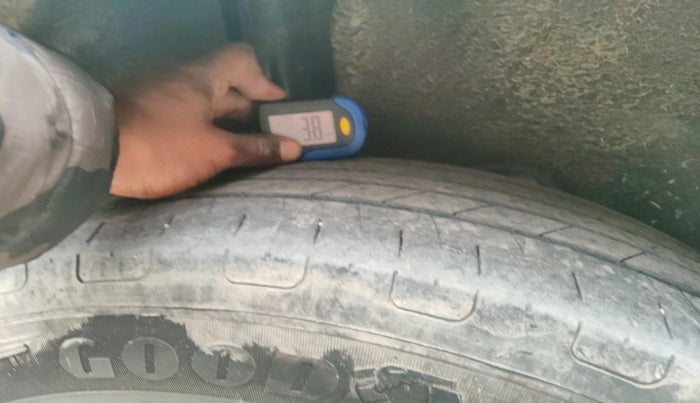 2019 Ford Ecosport TITANIUM + 1.5L DIESEL, Diesel, Manual, 1,59,230 km, tyre