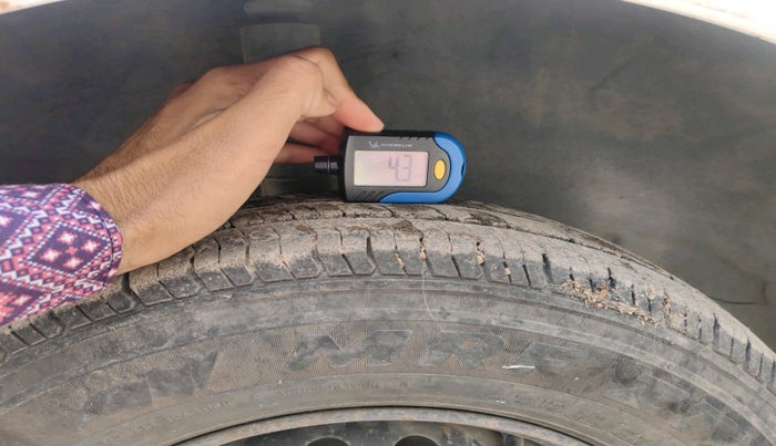 2014 Nissan Micra Active XV, CNG, Manual, 1,36,349 km, tyre