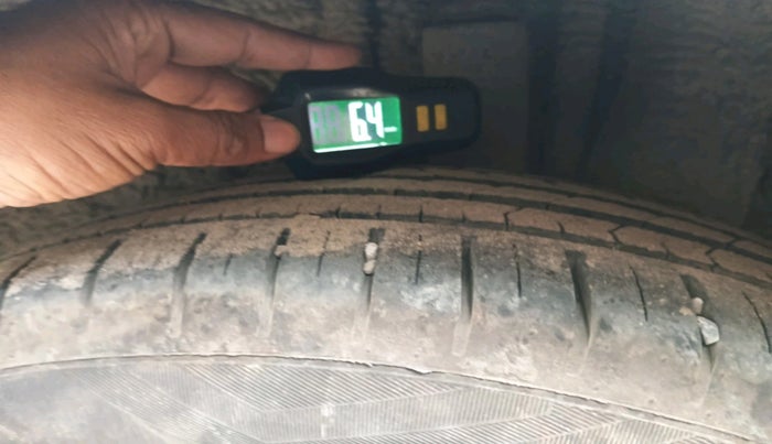 2015 Hyundai Elite i20 ASTA 1.2, Petrol, Manual, 1,07,266 km, tyre