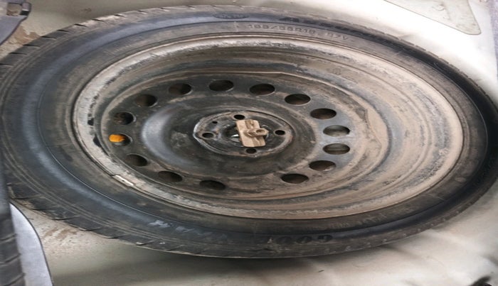 2015 Hyundai Elite i20 ASTA 1.2, Petrol, Manual, 1,07,266 km, tyre