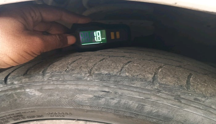 2015 Hyundai Elite i20 ASTA 1.2, Petrol, Manual, 1,07,266 km, tyre