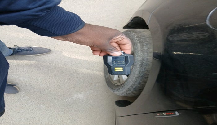 2013 Chevrolet Cruze LT, Diesel, Manual, 95,505 km, tyre