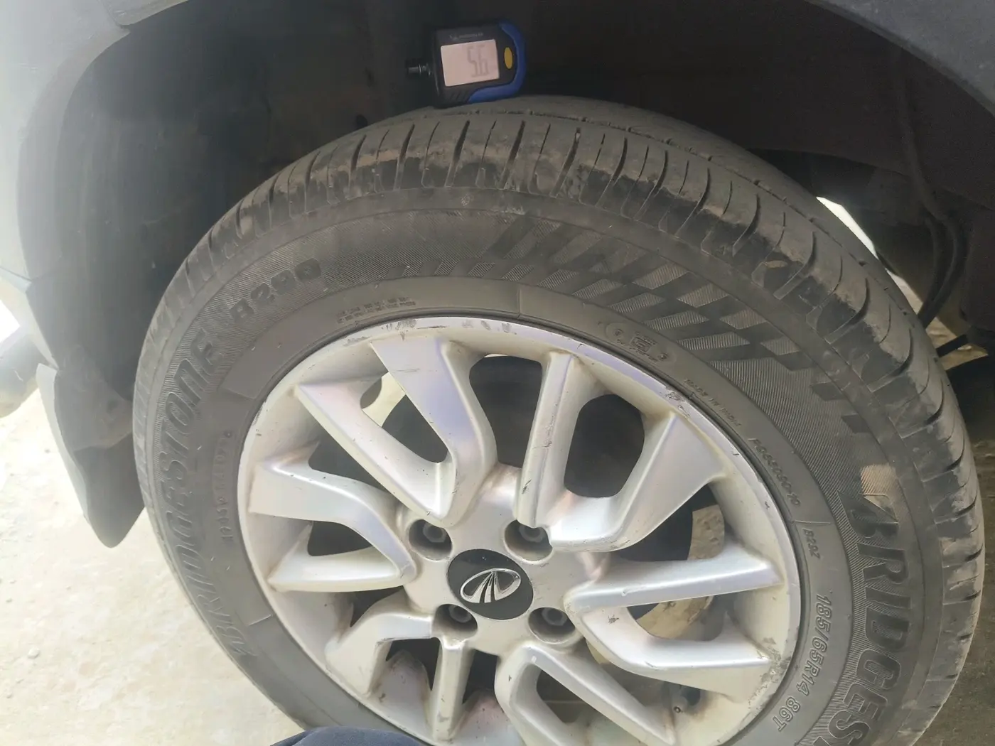 2017 Mahindra Kuv100 K6 6 STR, Petrol, Manual, 79,175 km, tyre