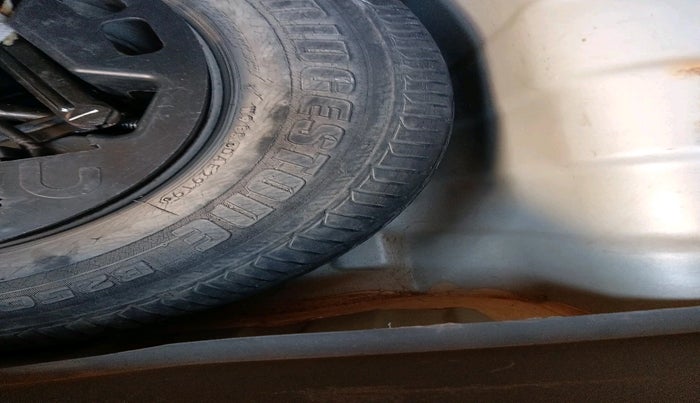 2011 Hyundai i10 MAGNA 1.2, Petrol, Manual, 72,409 km, tyre