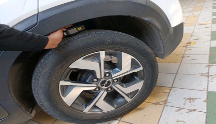 2021 KIA SONET HTX 1.5, Diesel, Manual, 91,860 km, tyre