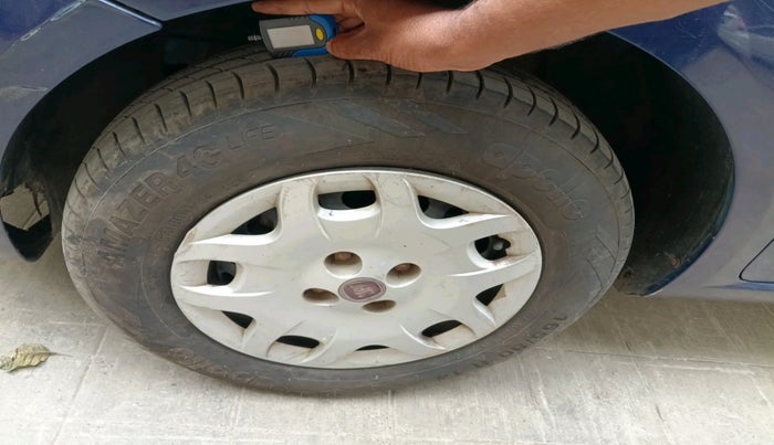 2013 Fiat Grand Punto DYNAMIC 1.3, Diesel, Manual, 1,05,260 km, tyre