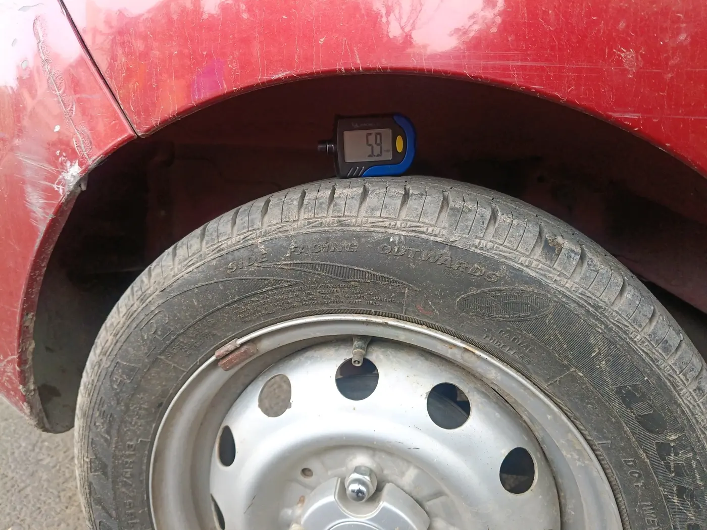 2018 Hyundai Eon ERA +, Petrol, Manual, 12,327 km, tyre