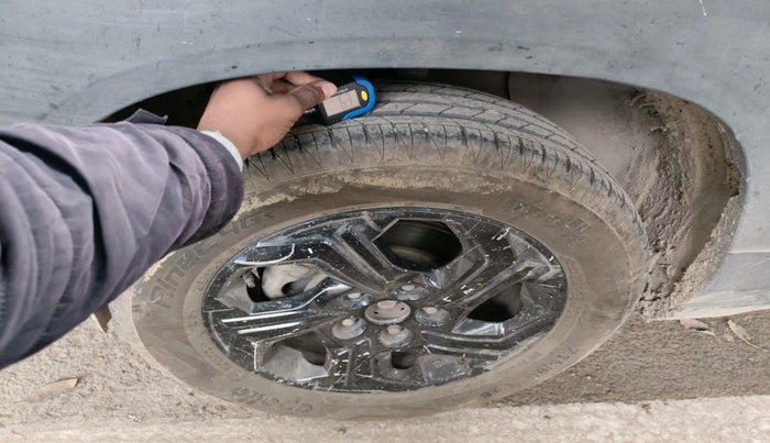 2023 Maruti BREZZA ZXI S-CNG, CNG, Manual, 1,21,413 km, tyre