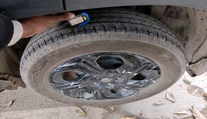 2023 Maruti BREZZA ZXI S-CNG, CNG, Manual, 1,21,413 km, tyre