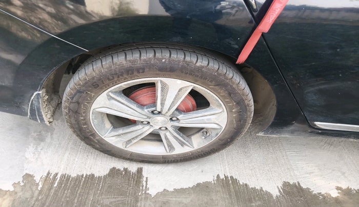 2018 Hyundai Verna 1.6 VTVT SX O, Petrol, Manual, 36,039 km, tyre