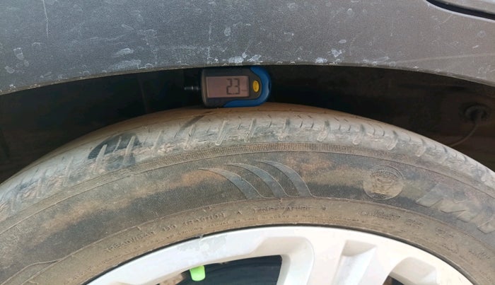 2020 KIA SONET HTK PLUS 1.5, Diesel, Manual, 1,29,918 km, tyre