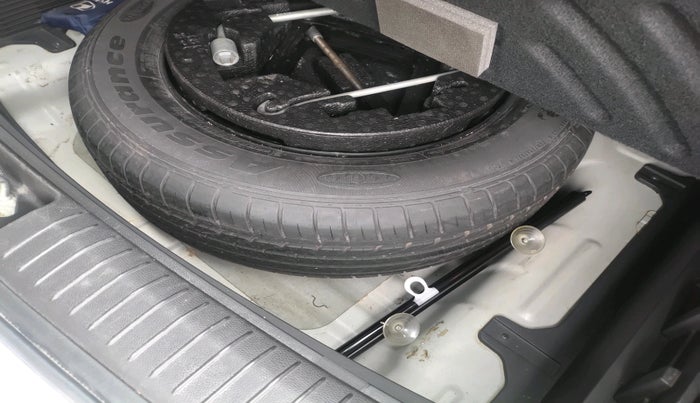 2015 Hyundai Creta SX PLUS 1.6 PETROL, Petrol, Manual, 90,308 km, tyre