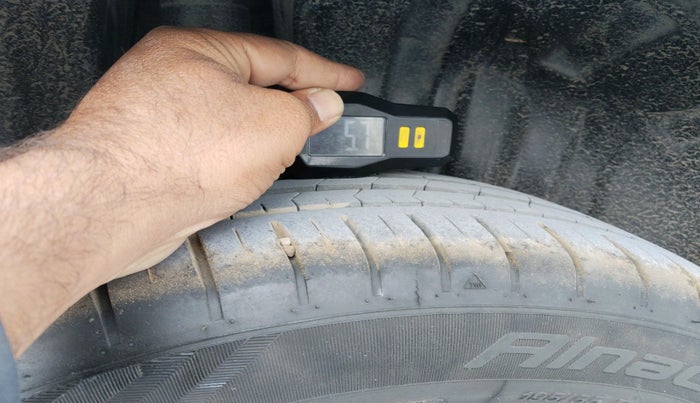 2022 Maruti Baleno ZETA PETROL 1.2, Petrol, Manual, 20,671 km, tyre