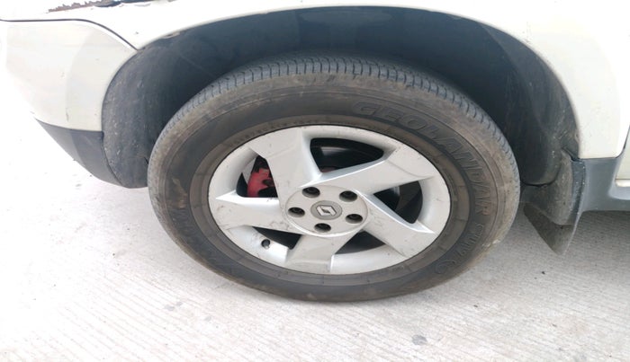 2014 Renault Duster 85 PS RXL DIESEL, Diesel, Manual, 1,06,351 km, tyre