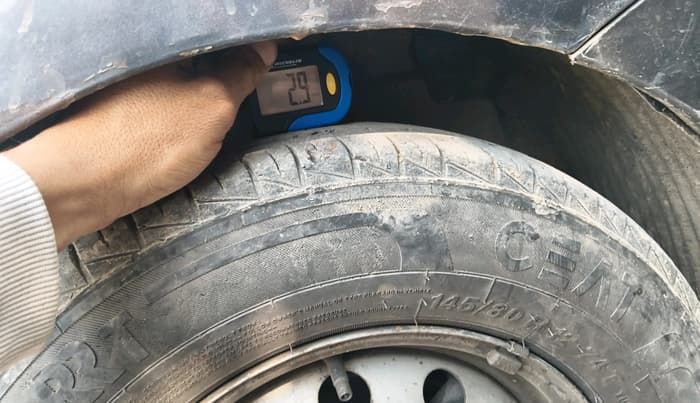 2015 Hyundai Eon ERA +, Petrol, Manual, 57,644 km, tyre