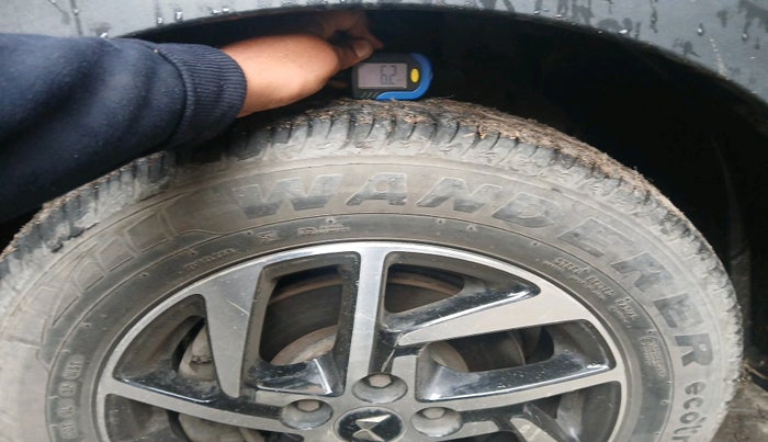 2023 Mahindra XUV300 W8 (O) 1.2 PETROL, Petrol, Manual, 20,964 km, tyre