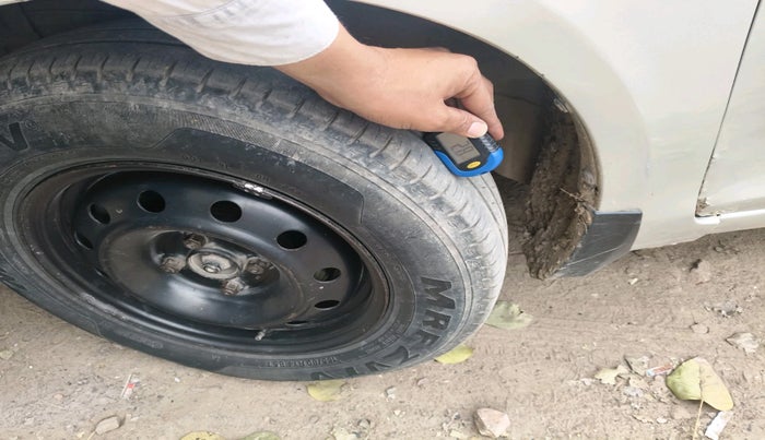 2017 Maruti Swift Dzire VDI, Diesel, Manual, 2,76,030 km, tyre