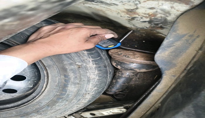 2017 Maruti Swift Dzire VDI, Diesel, Manual, 2,76,030 km, tyre