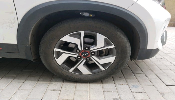 2022 KIA SONET HTX ANNIVERSARY EDITION 1.5 AT, Diesel, Automatic, 52,074 km, tyre