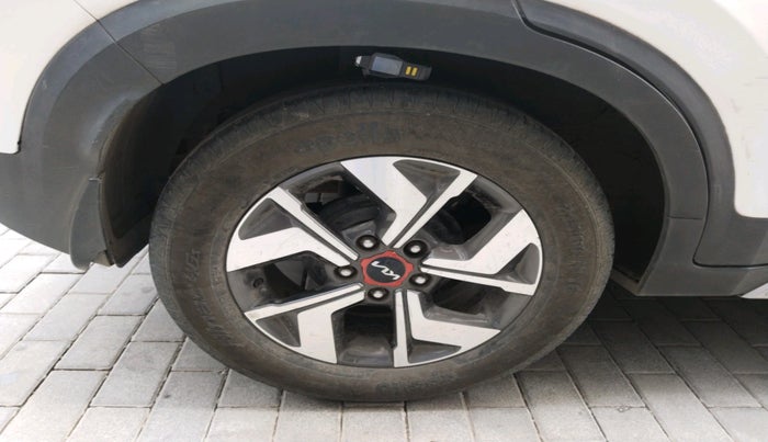 2022 KIA SONET HTX ANNIVERSARY EDITION 1.5 AT, Diesel, Automatic, 52,074 km, tyre