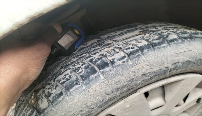 2012 Maruti Wagon R 1.0 LXI, CNG, Manual, 94,467 km, tyre