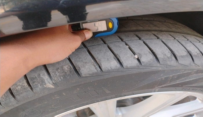 2016 Volvo XC 90 D5 Inscription, Diesel, Automatic, 2,01,344 km, tyre