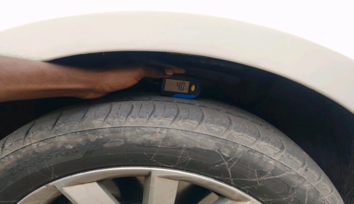 2014 Skoda Superb ELEGANCE 1.8 TSI AT, Petrol, Automatic, 2,23,959 km, tyre