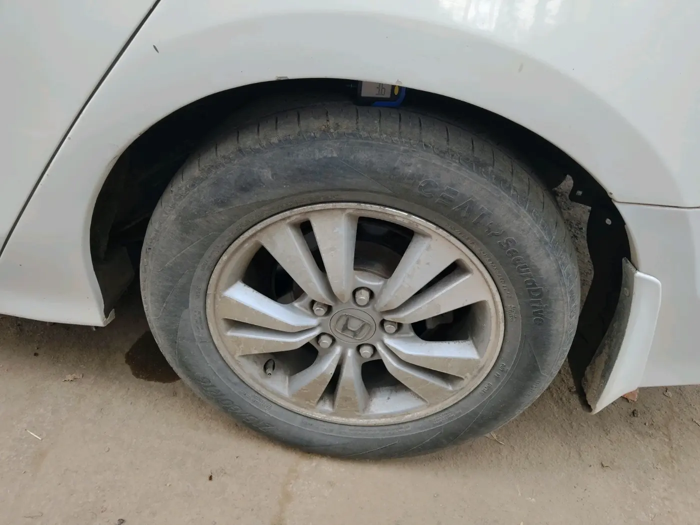 2011 Honda Accord 2.4L I-VTEC AT, CNG, Automatic, 90,172 km, tyre