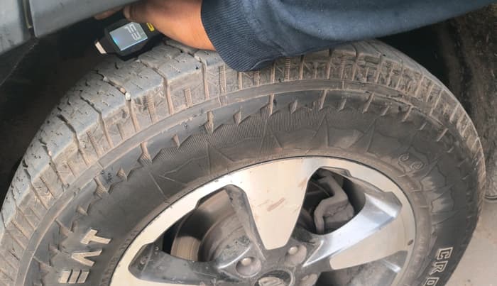 2019 Mahindra ALTURAS G4 4WD AT, Diesel, Automatic, 1,59,728 km, tyre