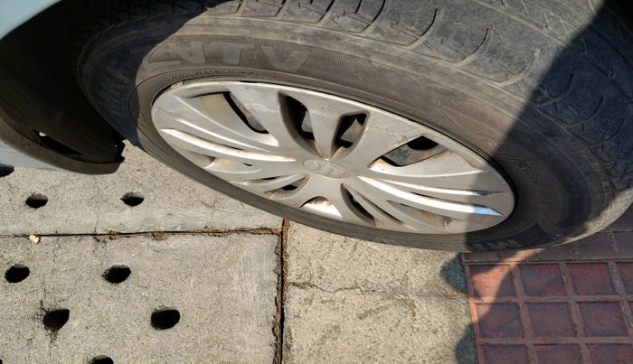 2013 Maruti Ertiga VXI, Petrol, Manual, 1,24,679 km, tyre