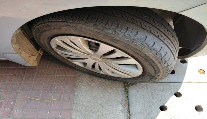 2013 Maruti Ertiga VXI, Petrol, Manual, 1,24,679 km, tyre