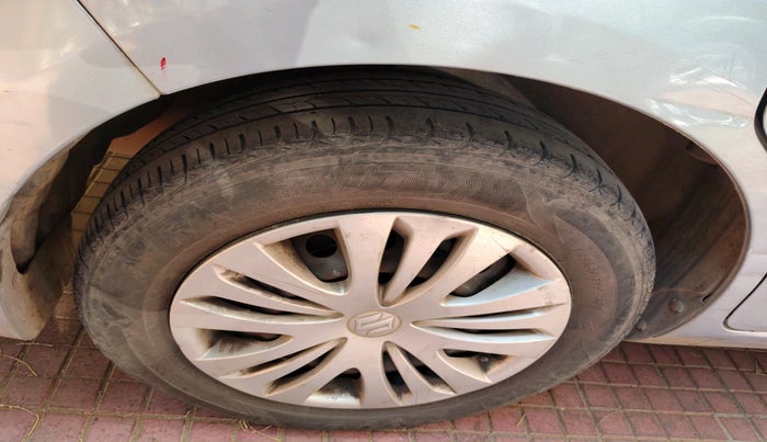 2013 Maruti Ertiga VXI, Petrol, Manual, 1,24,679 km, tyre