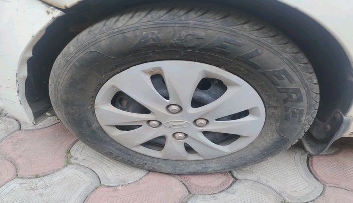 2011 Hyundai i10 SPORTZ 1.2, Petrol, Manual, 70,109 km, tyre