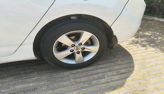 2013 Hyundai New Elantra 1.6 CRDI, Diesel, Manual, 1,17,519 km, tyre