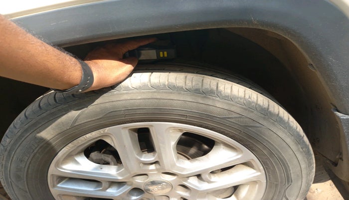 2017 Jeep Compass LIMITED 2.0 DIESEL 4X4, Diesel, Manual, 1,47,847 km, tyre