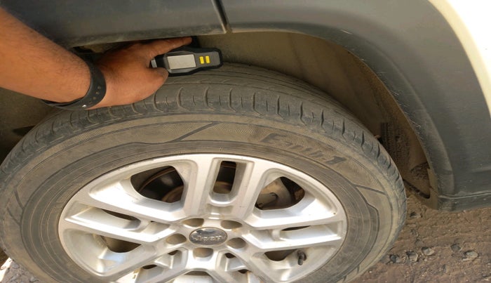 2017 Jeep Compass LIMITED 2.0 DIESEL 4X4, Diesel, Manual, 1,47,847 km, tyre