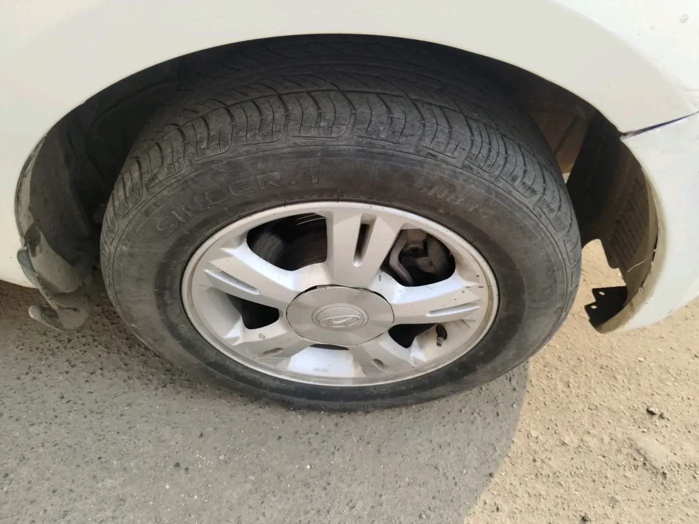 2010 Hyundai i20 ASTA 1.2, Petrol, Manual, 42,214 km, tyre