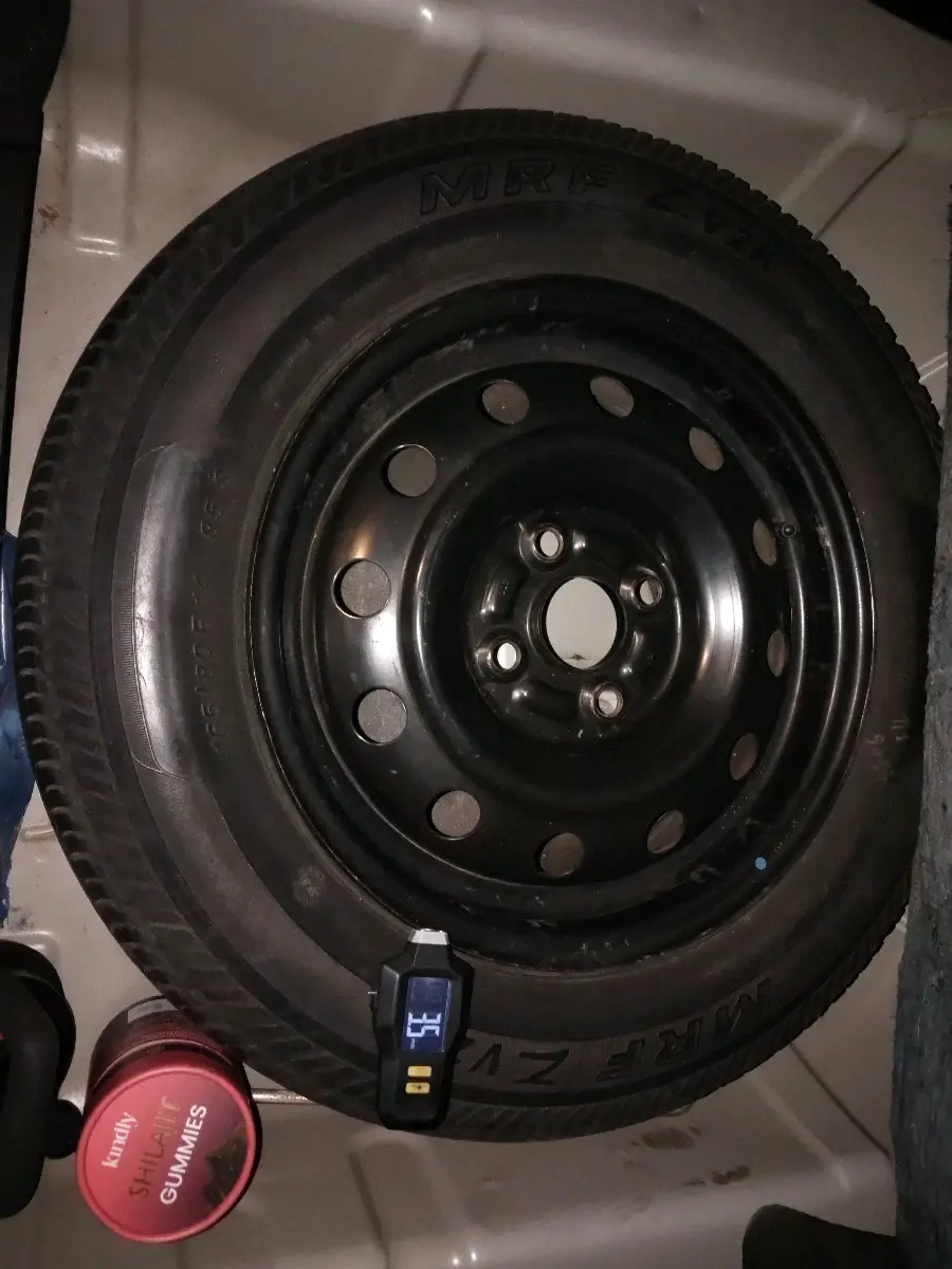 2011 Maruti Swift Dzire VXI, Petrol, Manual, 43,038 km, tyre