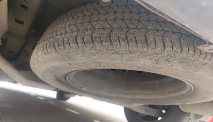 2013 Mahindra XUV500 W6, Diesel, Manual, 1,29,704 km, tyre